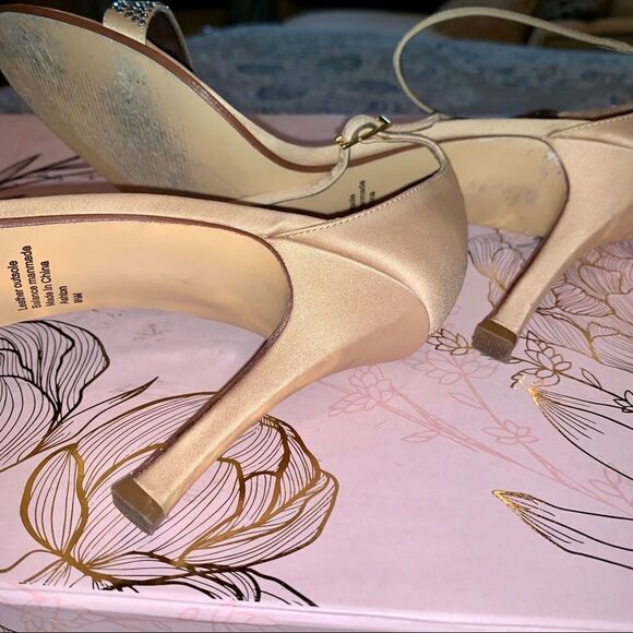 𝅺ALFANI Ashton Champagne Satin Rhinestones heels dressy shoes Sz 9.5 - Picture 6 of 8